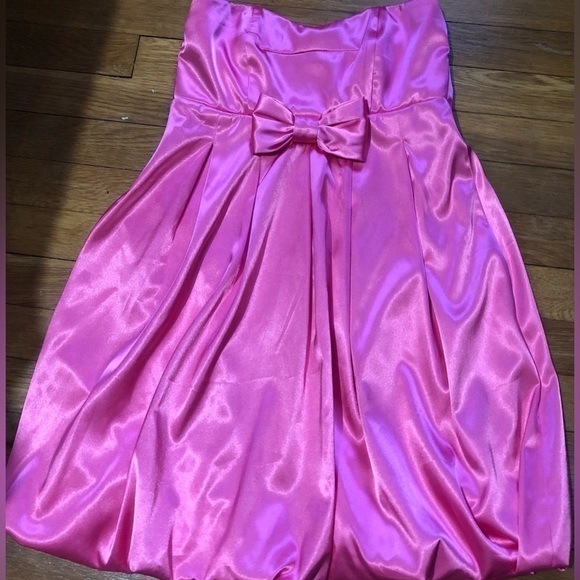 🌟🫧 Super On-Trend Pink Satin Bubble Hem Dress 🫧 - Picture 1 of 8